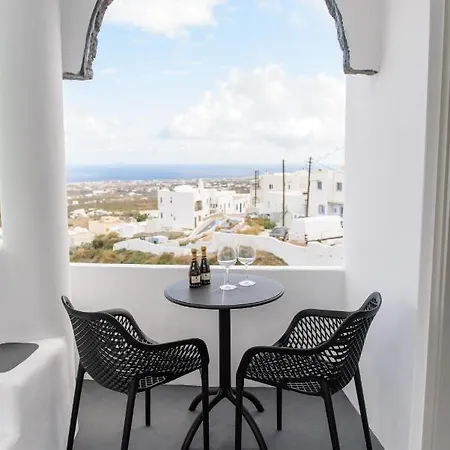 Black Shade Apartment *