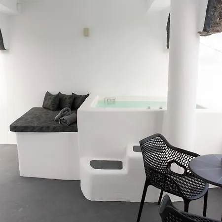 Black Shade Apartment