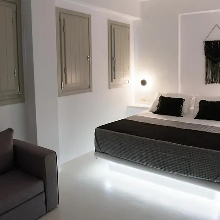 Black Shade Apartment *