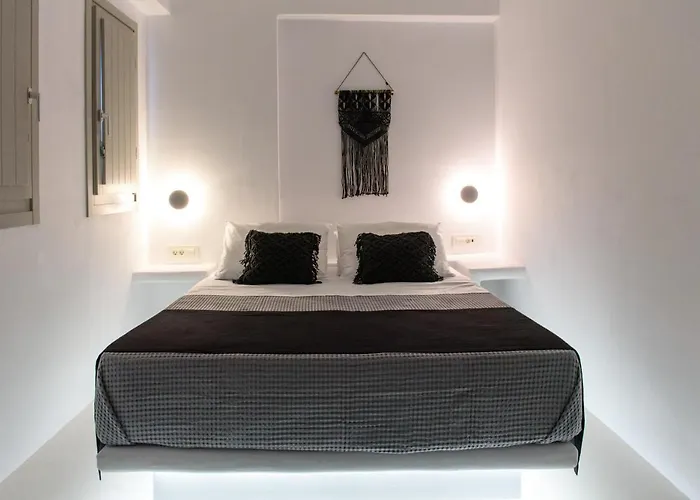 Black Shade Apartment